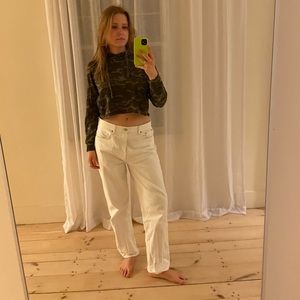 Cropped camo hoodie with raw hem!